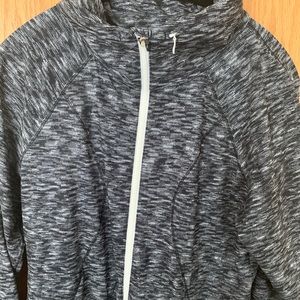 Lululemon women’s windbreaker jacket